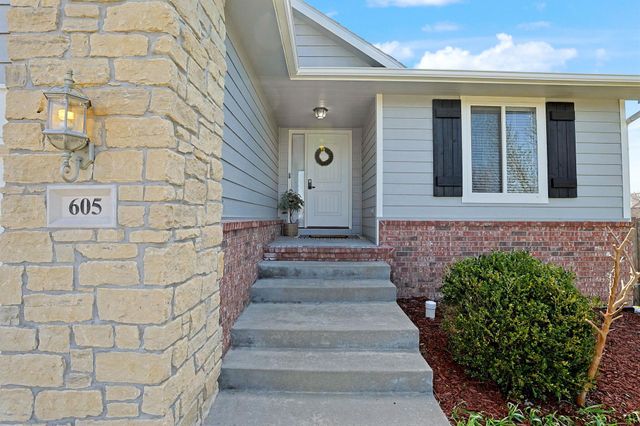 605 W Point Cir, Andover, KS 67002