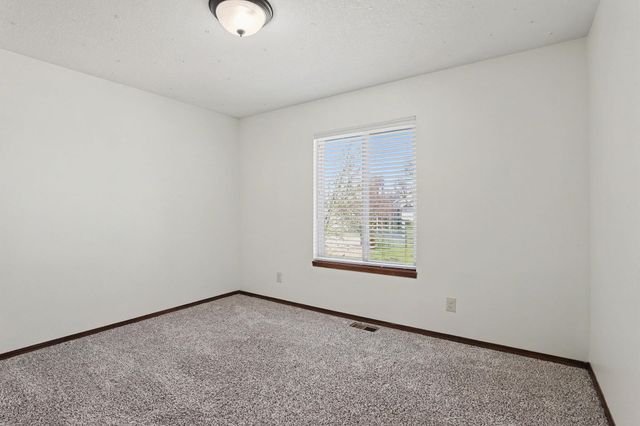 605 W Point Cir, Andover, KS 67002