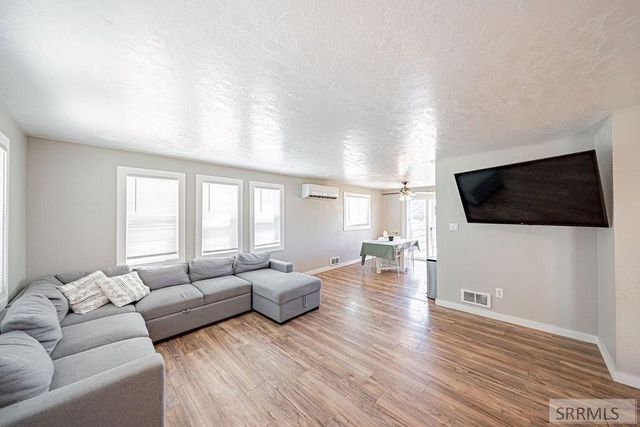 580 Flamingo Avenue, Shelley, ID 83274