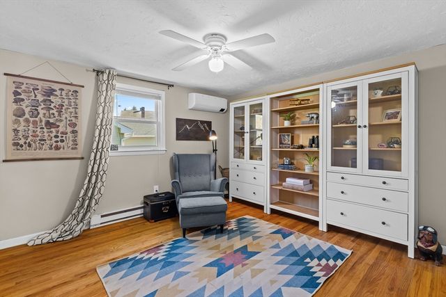 9 Williams St, Dudley, MA 01571