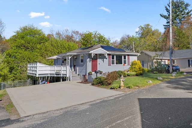 9 Williams St, Dudley, MA 01571