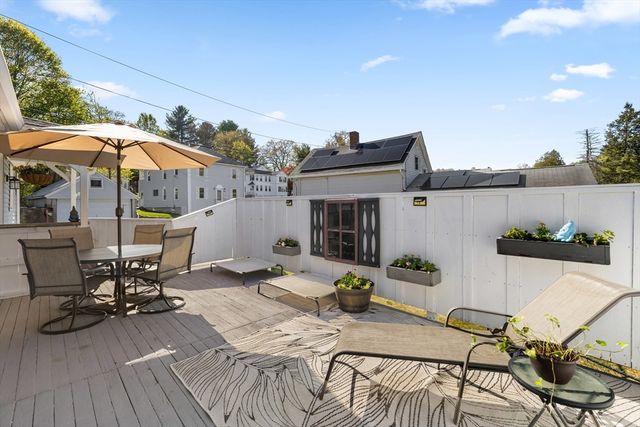 9 Williams St, Dudley, MA 01571