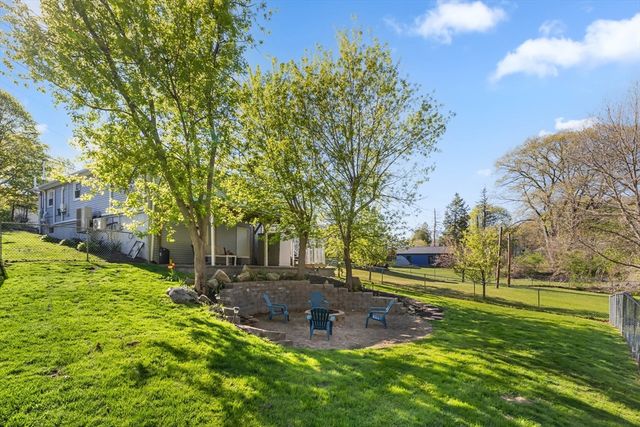 9 Williams St, Dudley, MA 01571