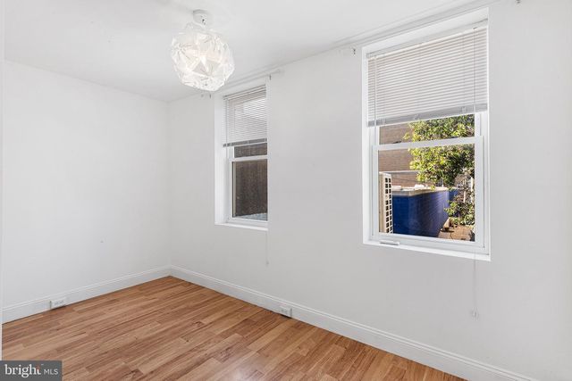 621 E FLORA ST, Philadelphia, PA 19125