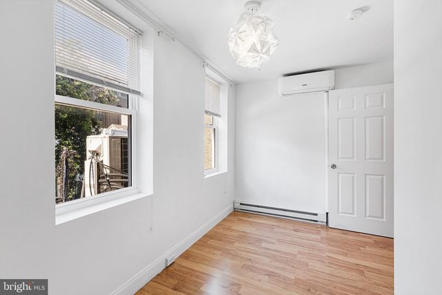 621 E FLORA ST, Philadelphia, PA 19125
