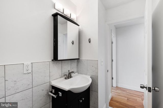 621 E FLORA ST, Philadelphia, PA 19125
