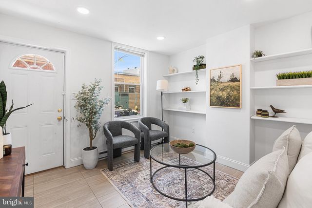 621 E FLORA ST, Philadelphia, PA 19125