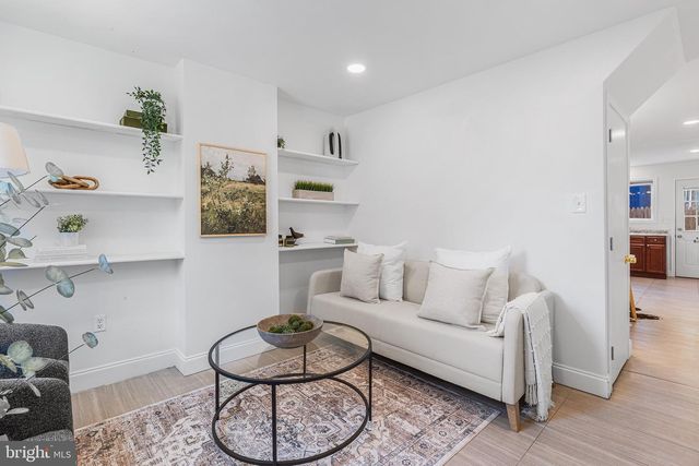 621 E FLORA ST, Philadelphia, PA 19125