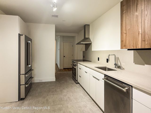 438 Warren Street, Hudson, NY 12534