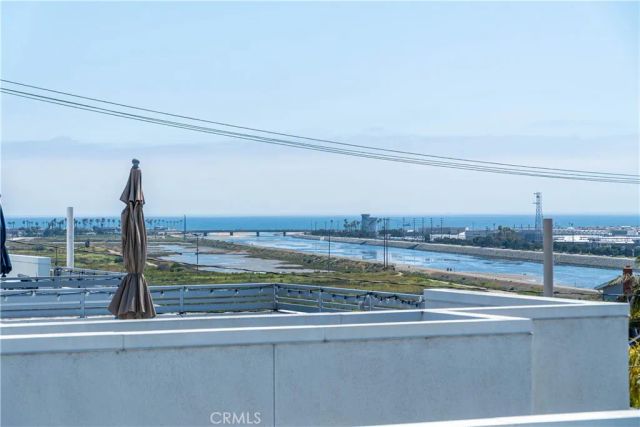 2105 Two Harbors Circle, Costa Mesa, CA 92627