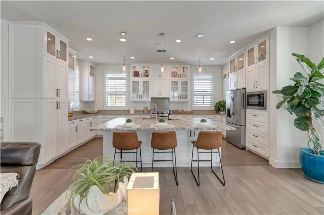 2105 Two Harbors Circle, Costa Mesa, CA 92627
