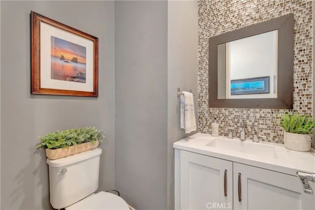 2105 Two Harbors Circle, Costa Mesa, CA 92627