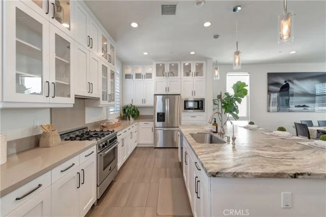 2105 Two Harbors Circle, Costa Mesa, CA 92627