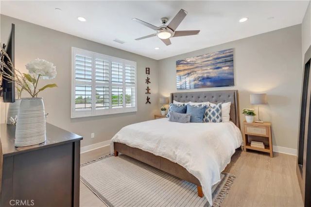 2105 Two Harbors Circle, Costa Mesa, CA 92627