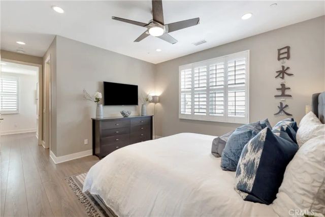 2105 Two Harbors Circle, Costa Mesa, CA 92627
