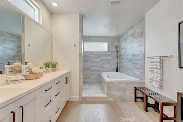 2105 Two Harbors Circle, Costa Mesa, CA 92627
