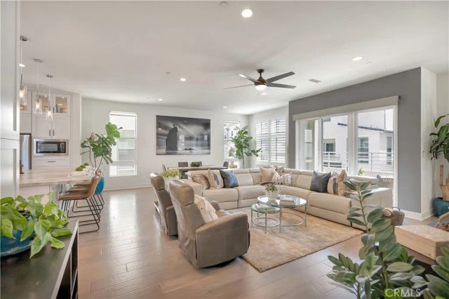 2105 Two Harbors Circle, Costa Mesa, CA 92627