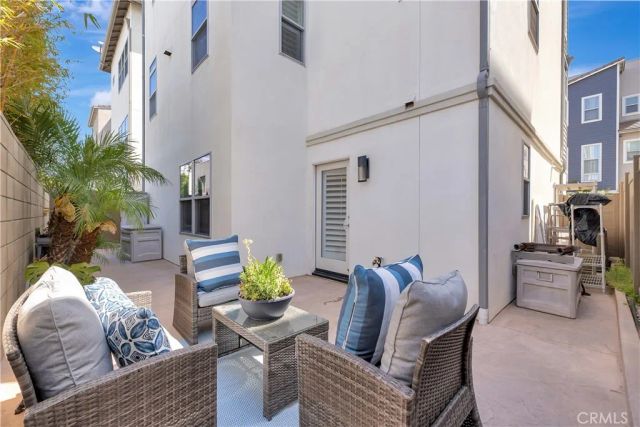 2105 Two Harbors Circle, Costa Mesa, CA 92627