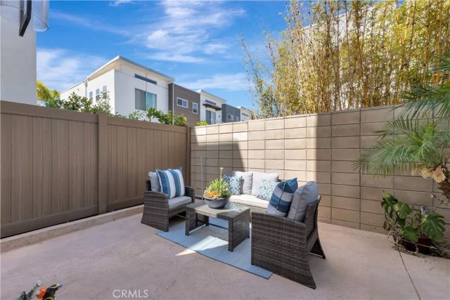 2105 Two Harbors Circle, Costa Mesa, CA 92627