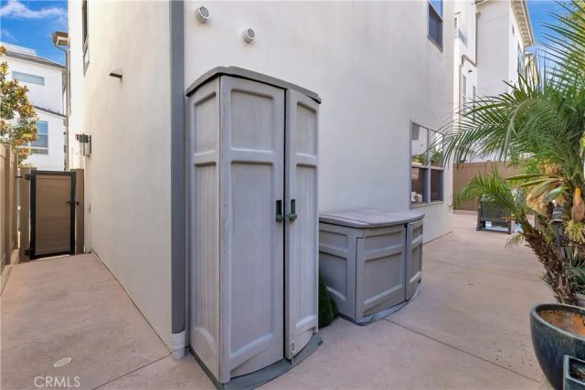 2105 Two Harbors Circle, Costa Mesa, CA 92627
