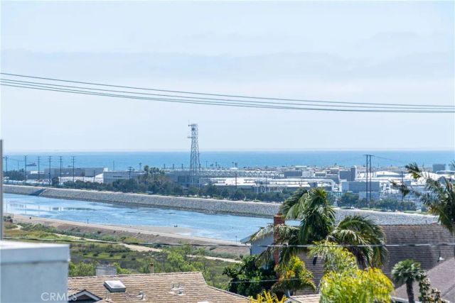2105 Two Harbors Circle, Costa Mesa, CA 92627