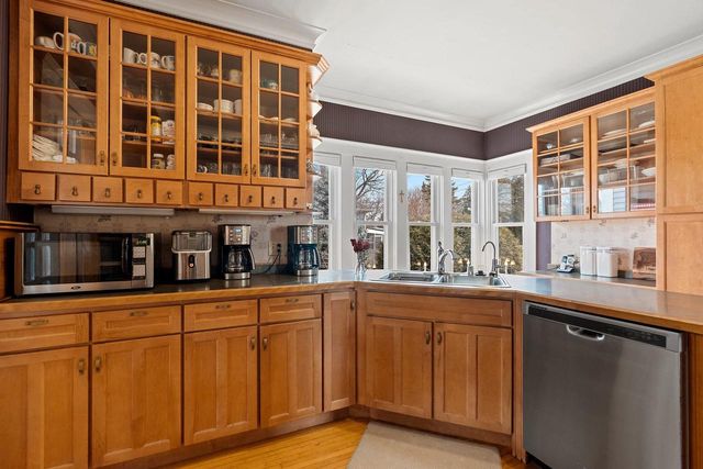 637 S MONROE AVENUE, Green Bay, WI 54301