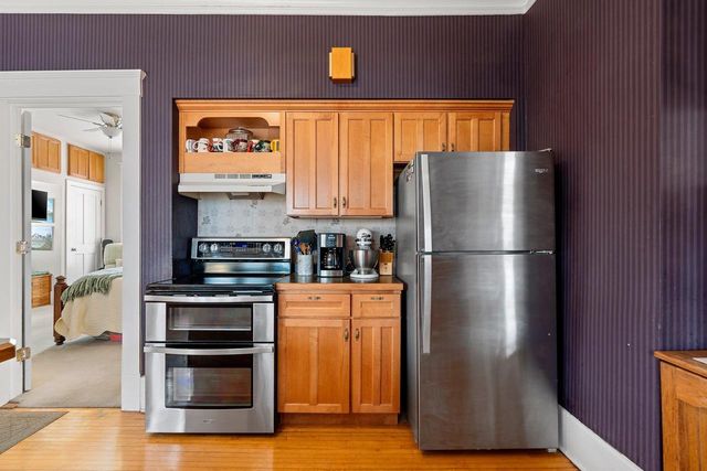 637 S MONROE AVENUE, Green Bay, WI 54301