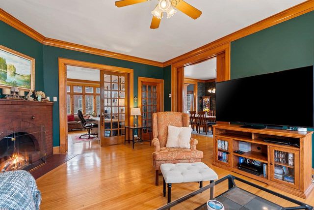 637 S MONROE AVENUE, Green Bay, WI 54301