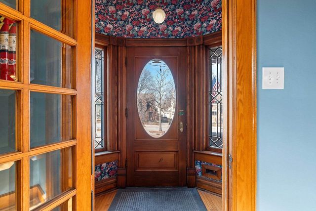 637 S MONROE AVENUE, Green Bay, WI 54301