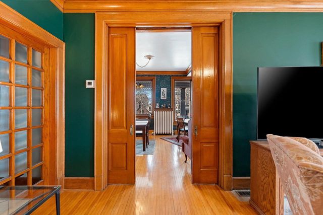 637 S MONROE AVENUE, Green Bay, WI 54301