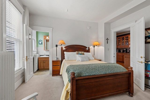 637 S MONROE AVENUE, Green Bay, WI 54301