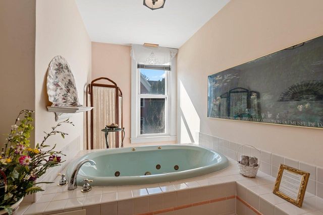 637 S MONROE AVENUE, Green Bay, WI 54301