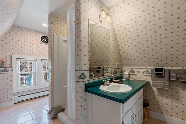 637 S MONROE AVENUE, Green Bay, WI 54301