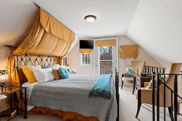 637 S MONROE AVENUE, Green Bay, WI 54301