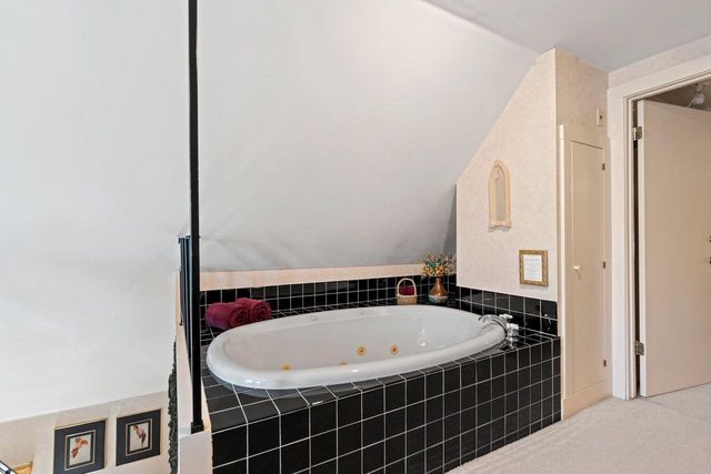 637 S MONROE AVENUE, Green Bay, WI 54301