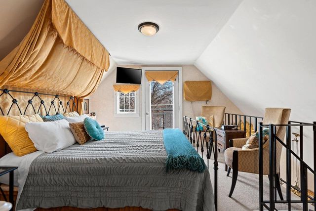 637 S MONROE AVENUE, Green Bay, WI 54301