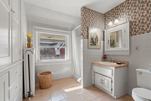 637 S MONROE AVENUE, Green Bay, WI 54301