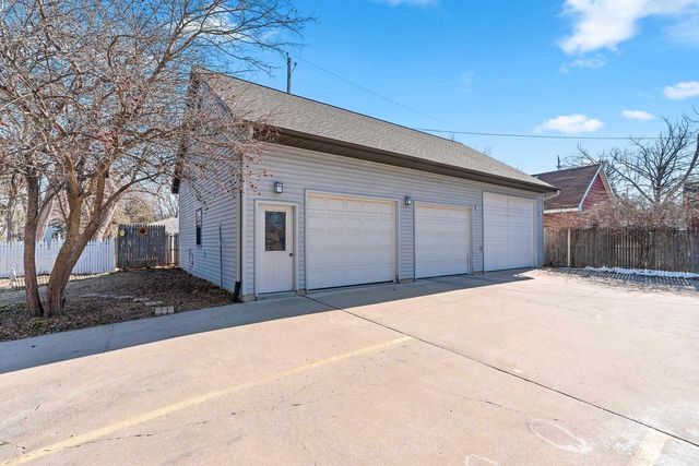 637 S MONROE AVENUE, Green Bay, WI 54301