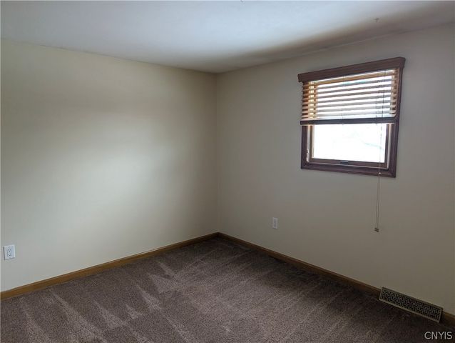 8046 Bamm Hollow Road, Clay, NY 13041