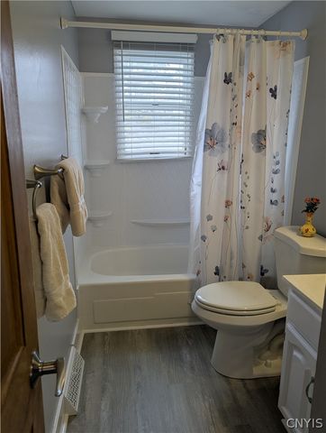 8046 Bamm Hollow Road, Clay, NY 13041