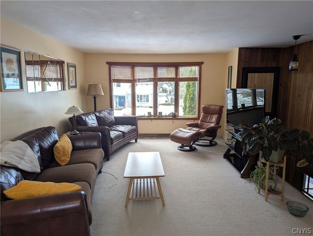 8046 Bamm Hollow Road, Clay, NY 13041