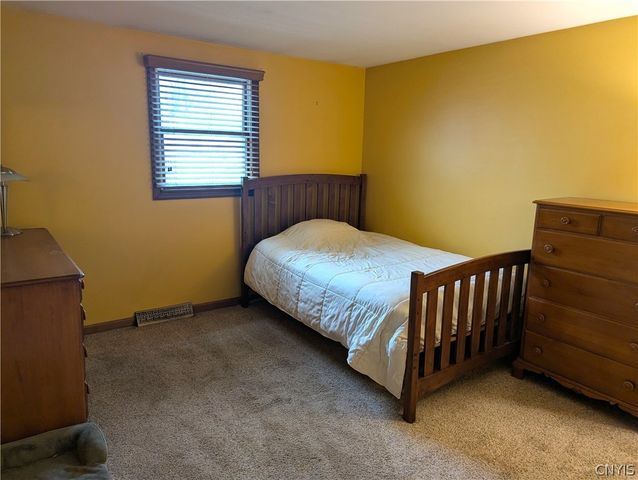 8046 Bamm Hollow Road, Clay, NY 13041