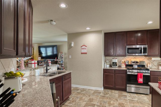 2830 N Red Birch Circle, Houston, TX 77038