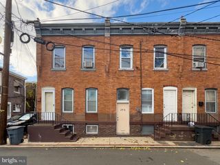 25 1/2 PEACE ST, Trenton, NJ 08608