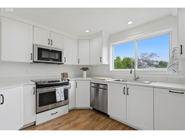 34007 SYKES Rd, St Helens, OR 97051