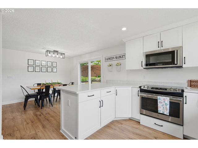 34007 SYKES Rd, St Helens, OR 97051