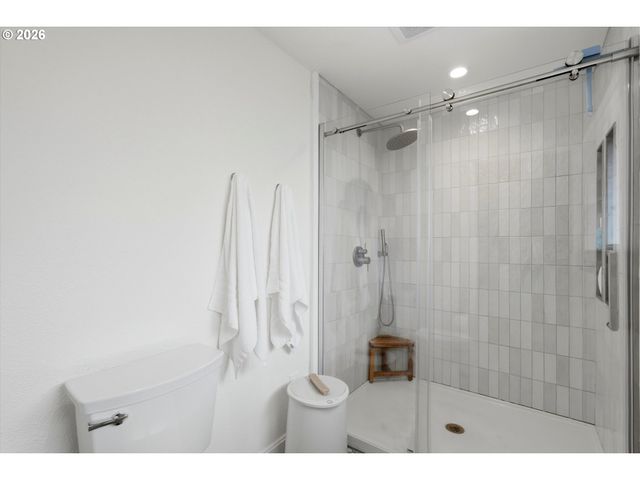 34007 SYKES Rd, St Helens, OR 97051