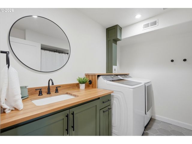 34007 SYKES Rd, St Helens, OR 97051