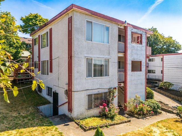 812 29th Avenue S, Seattle, WA 98144