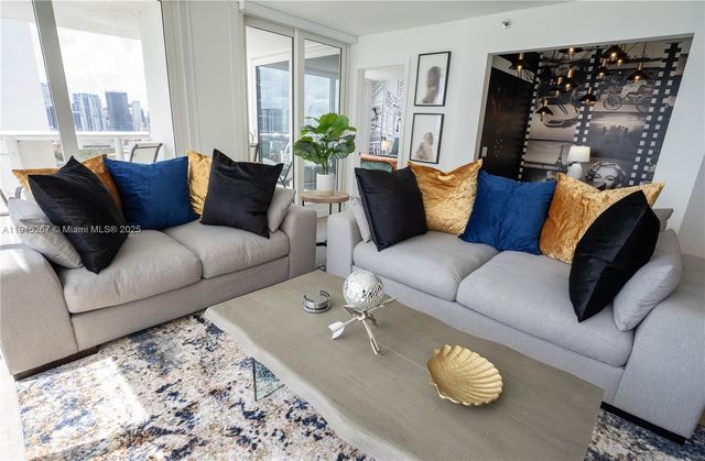 1717 N Bayshore Dr A-3157, Miami, FL 33132